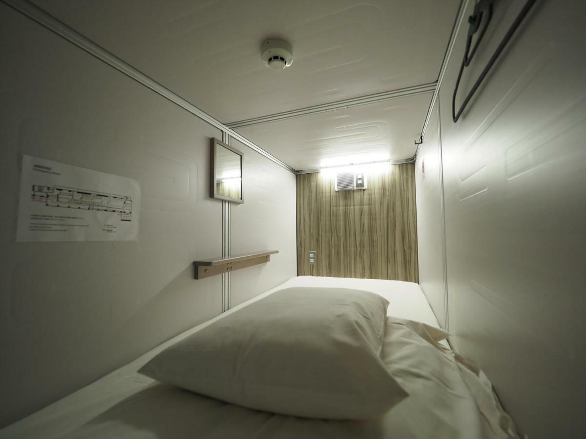 Leo Yu Capsule Hotel Nishifunabashi Exterior photo
